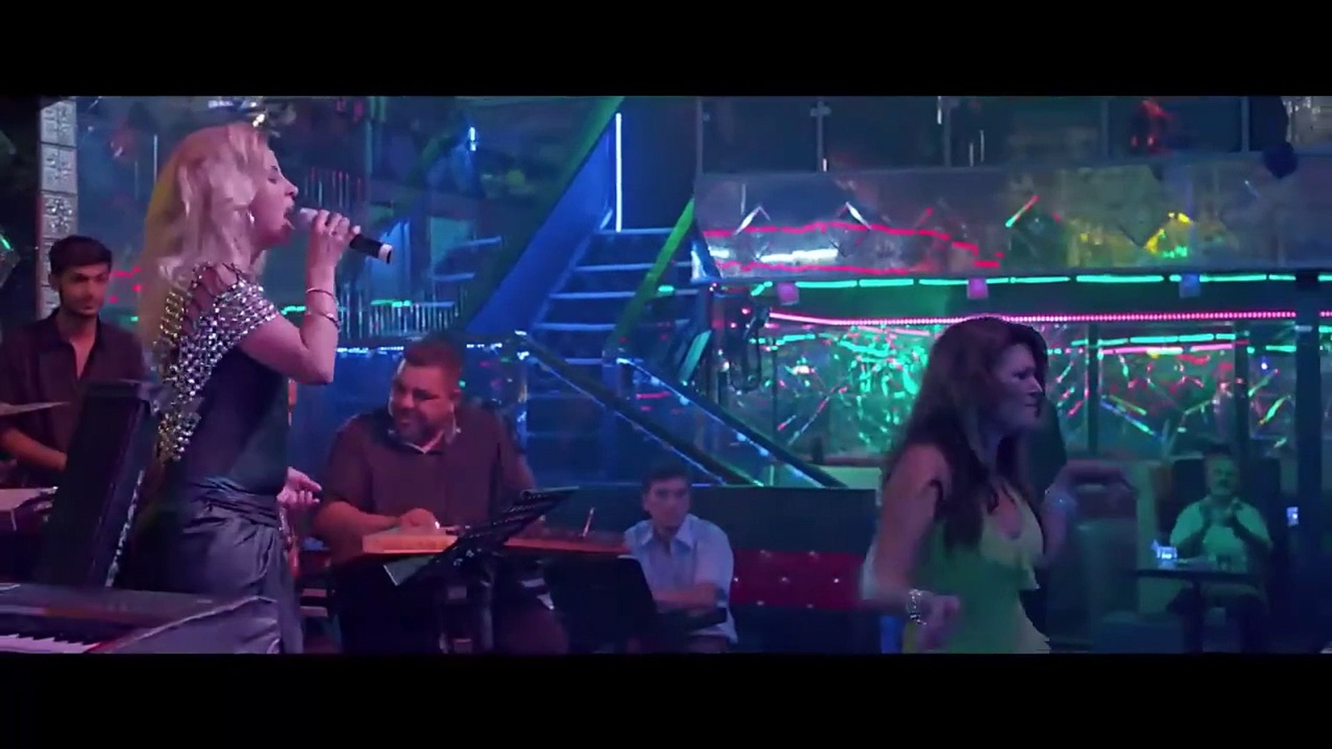 Ünlü kadın oyuncunun büyüleyici performansı