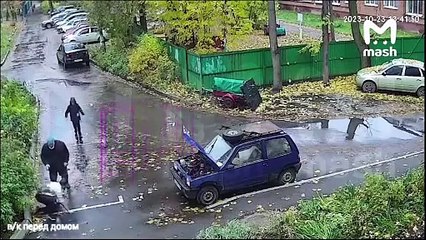 Ladrón le robó el celular a un menor y un anciano no dudó en detenerlo