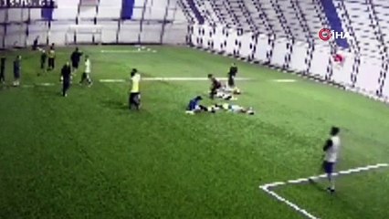 Rize’de halı sahaya maç sırasında mermi isabet etti