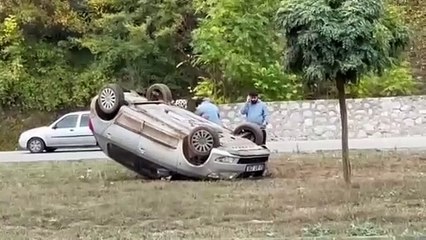 Bursa'da kaza! Takla atan araçtan sağ çıktı