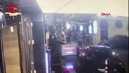 Beyoğlu'nda eğlence mekânı önünde silahlı saldırı: 3 yaralı!