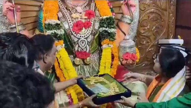 అల్లూరి జిల్లా: అమ్మవారికి అరకేజీ బంగారం సమర్పించిన మాజీ ఎంపీ