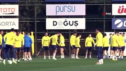 Fenerbahçe'de yeni bir yıldız doğuyor! Taraftarlar, Yusuf Akçiçek'in formayı giymesi için sefer oldu