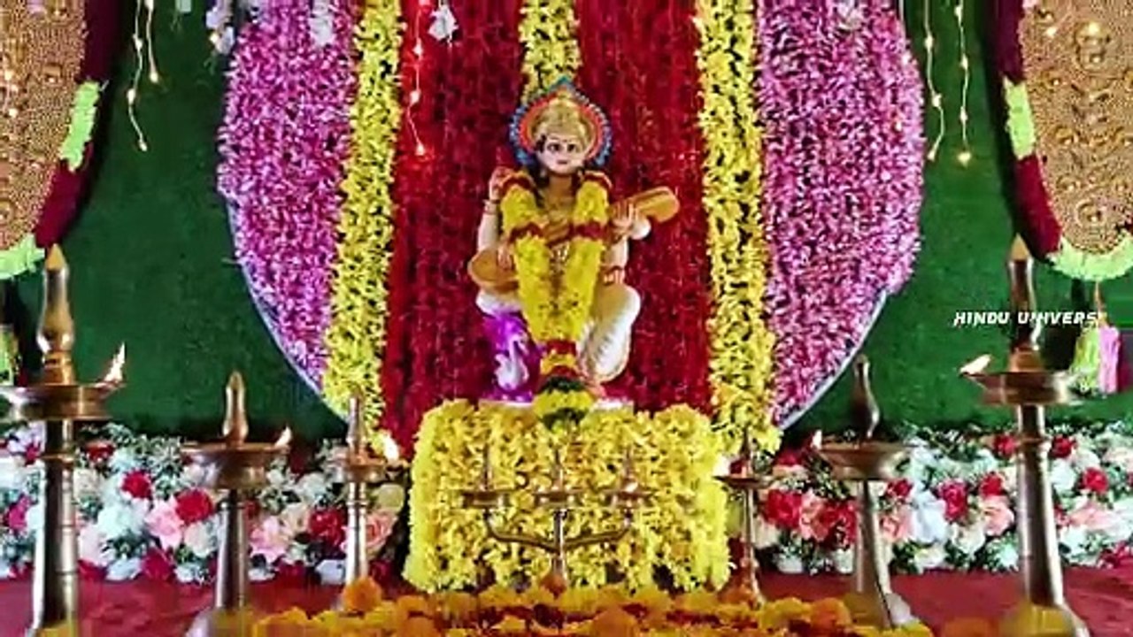 குழித்துறையில் நவராத்திரி பவனியை வரவேற்பதற்காக வைக்கப்பட்ட லட்சுமி அம்மன் #kuzhithurai #navaratri