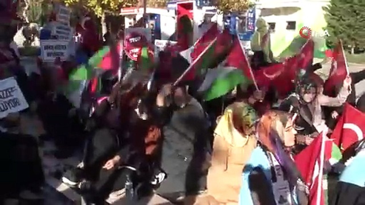 Filistin’e destek için oturma eylemi başlattılar