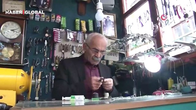 Sivaslı saatçi yarım asırdır zamana ayar veriyor: Para, sanatımdan sonra gelir”