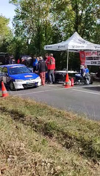 La 106 au depart de la course de cote de la mothe st heray 2023