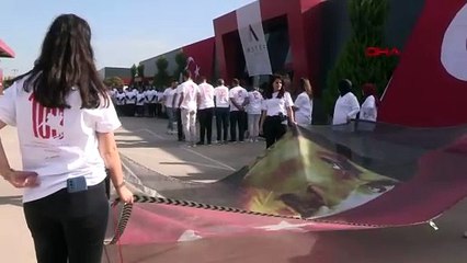 Tekstil Fabrikası Çalışanları Cumhuriyetin 100. Yılını Kutladı