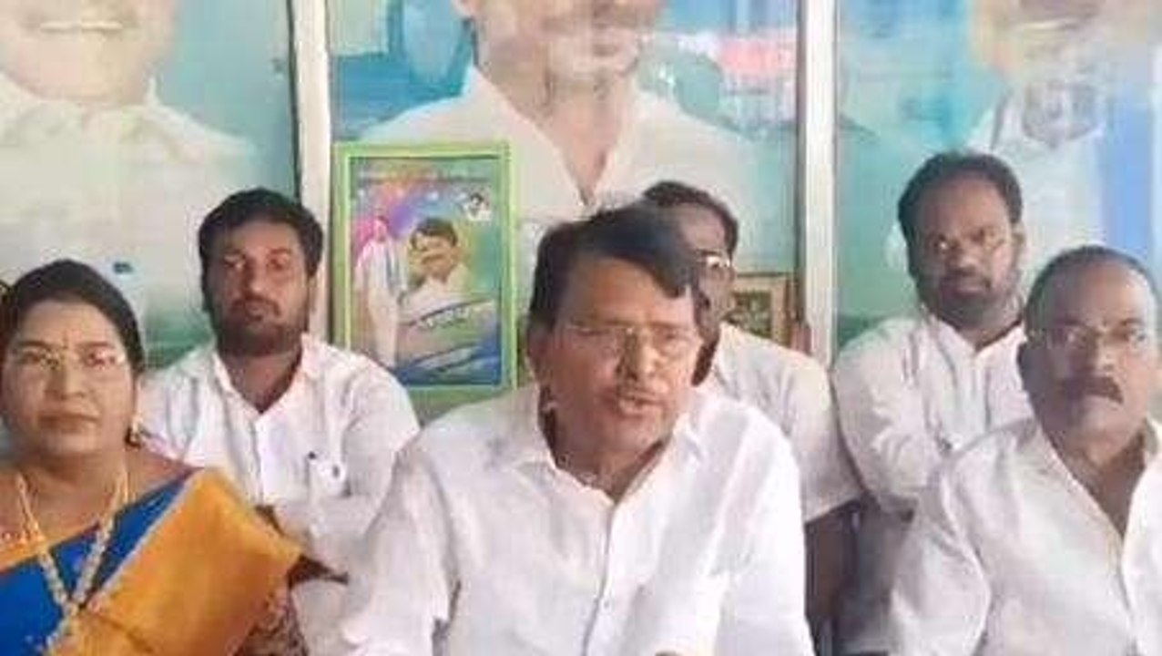 కృష్ణా జిల్లా: "చంపుతామని బెదిరించారు"