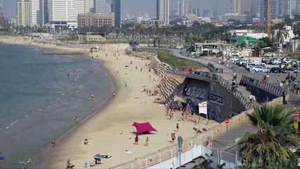 سكان تل أبيب يهرعون إلى الملاجئ فور دوي صفارات الإنذار