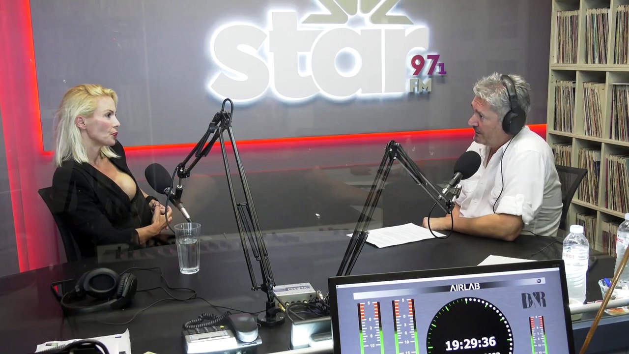 Η Ασημίνα Ιγγλέζου στον STAR FM 97.1 - video Dailymotion