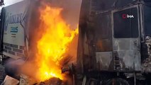 Samsun'da 21 ton PVC ham maddesi yüklü tır alev alev yandı