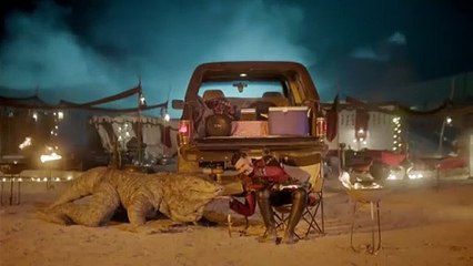 هجوم سحلية عملاقة على الفنان محمود حميدة