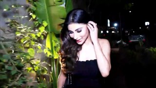 Hot Actress Mouni Roy Spotted at Mumbai with Friends