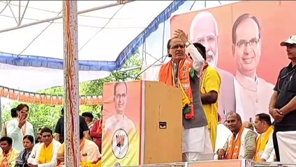 कांग्रेस पहले कपड़ा फाड़, अब टिकट बदल हो गई