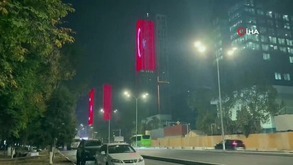 Le drapeau turc se reflétait à Tachkent, la capitale de l'Ouzbékistan