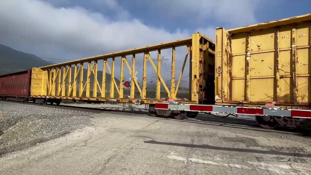 UP 2706 Leads Northbound Manifest Train Passes Through Blue Cut CA