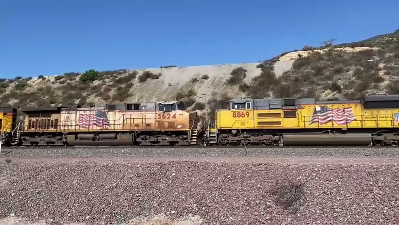 UP 7894 Leads Westbound Manifest Train Passes Through Blue Cut CA