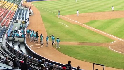 Ramón Flores conecta su primer jonrón de la temporada