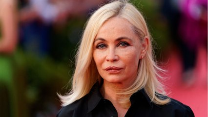 GALA VIDEO - PHOTO - Emmanuelle Béart change de look : découvrez sa transformation !