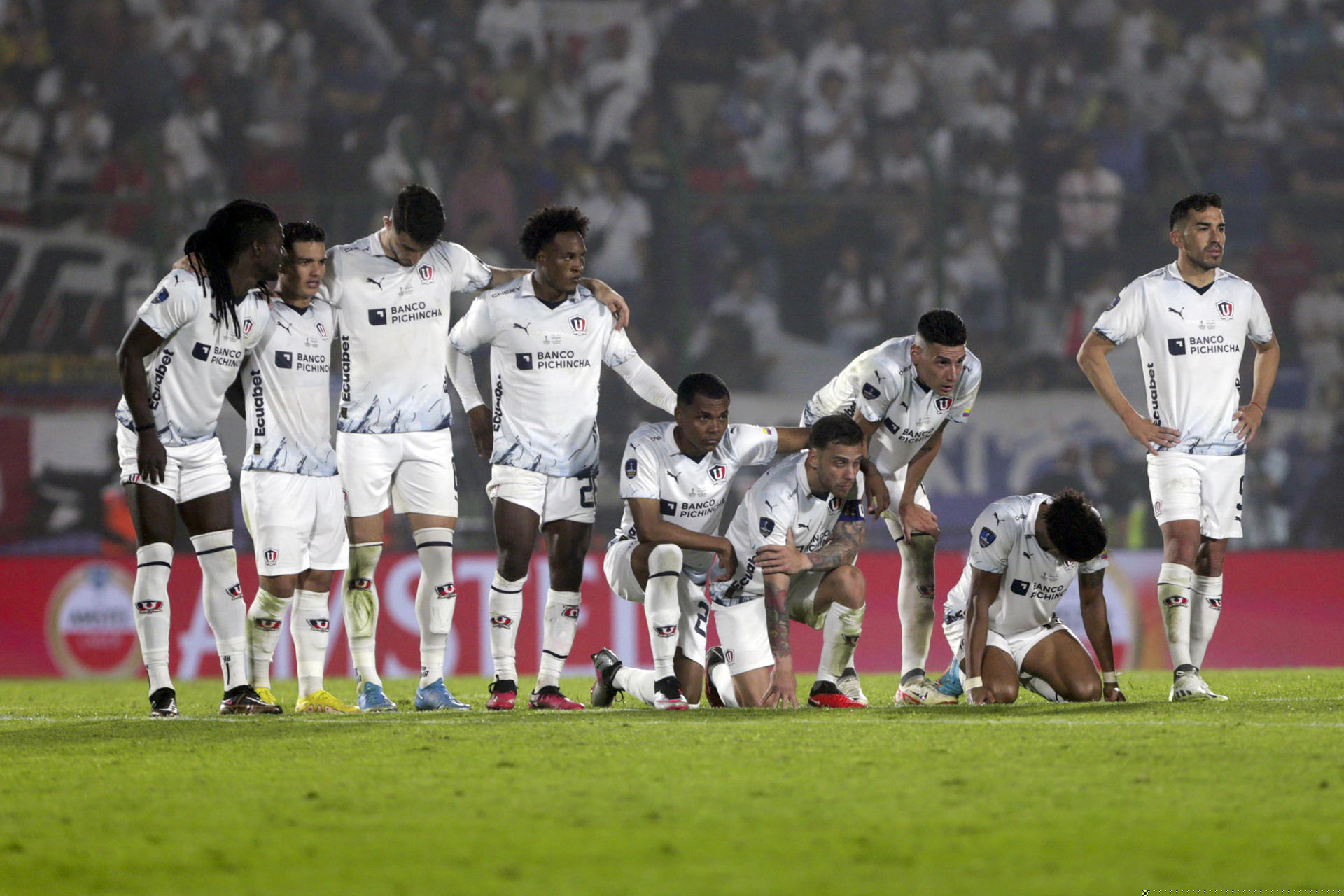 La INFARTANTE tanda de PENALES que coronó a LIGA DE QUITO  en la SUDAMERICANA 