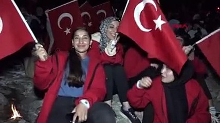 Mete Gazoz, sönmeyen ateşle ok yakıp, atış yaptı