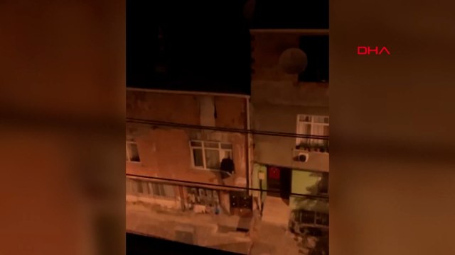 Hırsızların eve girdiği anlar cep telefonu kamerasında