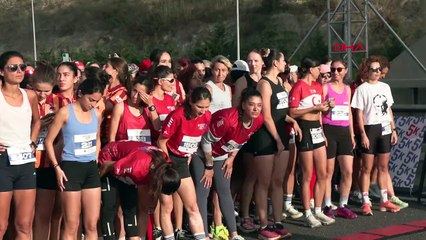 Cumhuriyetin 100. Yılında Kadınlar Yavuz Sultan Selim Köprüsünde Koştu