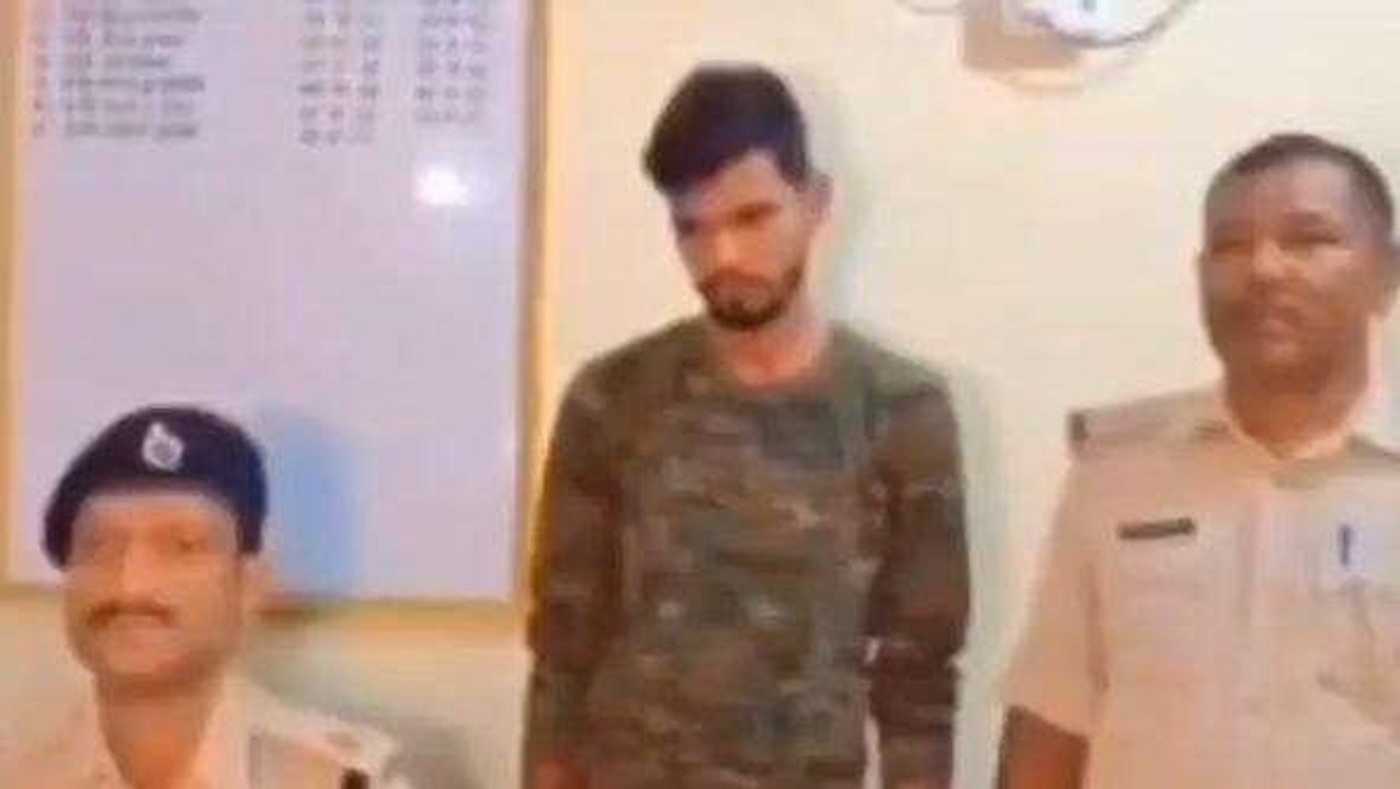 लखीसराय: चोरी की बाइक के साथ चोर गिरफ्तार, न्यायिक हिरासत में भेजा गया जेल