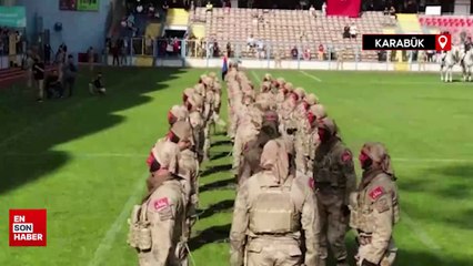 Cumhuriyet'in 100. yılı kutlamalarına komandolar damga vurdu