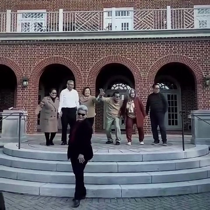 Tous ses frères et sœurs ont décidé de lui faire une surprise le jour de son anniversaire !