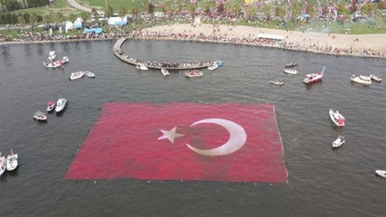 Denizde açtılar! Tam 1923 metrekare