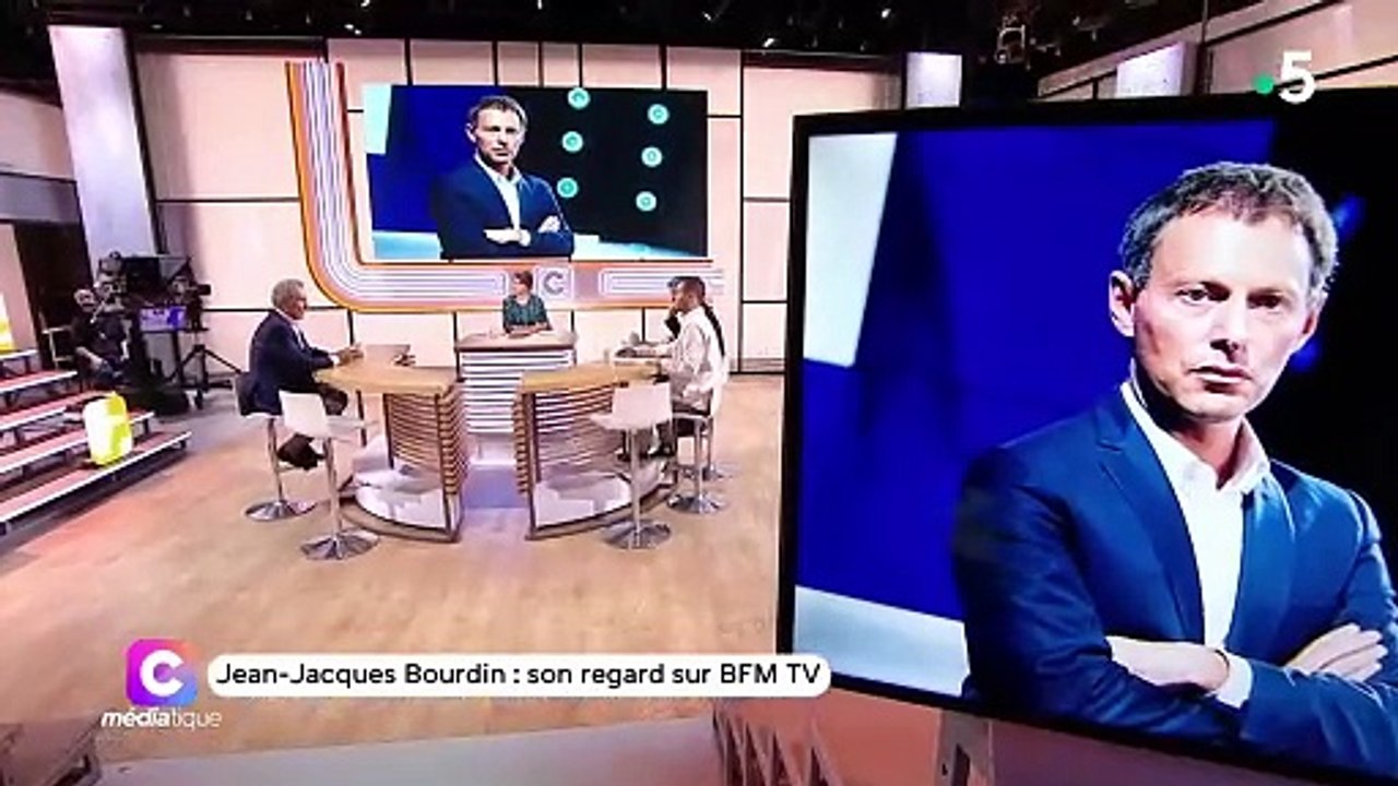 Jean-Jacques Bourdin révèle ce midi sur France 5 que "plusieurs autres visages de BFM TV veulent quitter la chaîne à cause de Marc-Olivier Fogiel. Il y a des problèmes..."