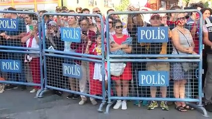 CUMHURİYET COŞKUSU, 100 YILLIK BAYRAĞIN ÖNÜNDE BAŞLADI