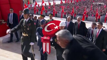 في ظل حرب غزة: تركيا تحتفل بمئوية تأسيس الجمهورية وإردوغان يقول "إسرائيل مجرمة حرب"