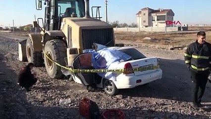 Aksaray'da İş Makinesine Arkadan Çarpan Otomobilin Sürücüsü Hayatını Kaybetti