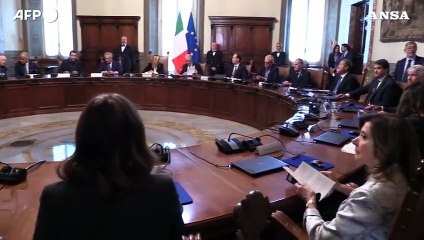 Video herunterladen: Meloni accelera sul premierato, lunedi' vertice di maggioranza