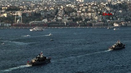 İSTANBUL BOĞAZI'NDA TÜRK DONANMASI COŞKUSU