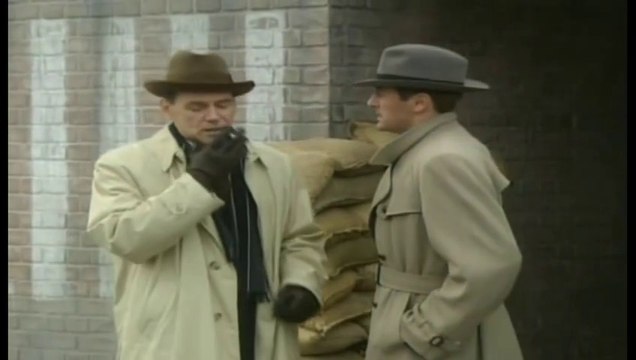 Goodnight Sweetheart. S3/E1. ' Between the Devil and the Deep Blue Sea' Nicholas Lyndhurst
