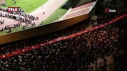 Çanakkale’de Cumhuriyet coşkusu! 10 binler 100’üncü yılı meşalelerle kutladı