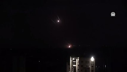 El-Aksa televizyonu: İsrail, Gazze'ye beyaz fosfor bombasıyla saldırıyor