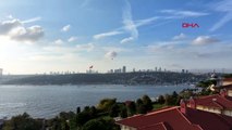 Cumhuriyetin 100. Yılında Solotürk ve Türk Yıldızları İstanbul Boğazı'nda Gösteri Yaptı
