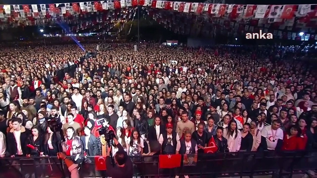 Alper Taşdelen: "Cumhuriyetimizin İkinci Yüzyılında Yapacağımız Bir Şey Var. O da Bu Cumhuriyet'i Bir Ağaç Gibi Tek ve Hür ve Bir Orman Gibi...