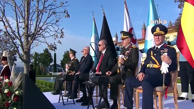 İstanbul Boğazı'nda Cumhuriyet'in 100'üncü Yılına Özel Geçit Töreni Yapıldı