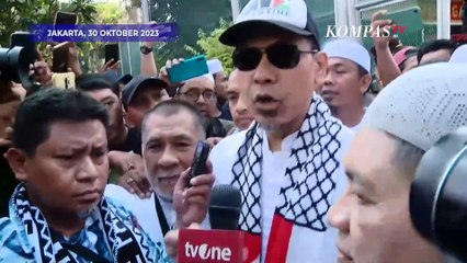 Penampakan Munarman Bebas Dari Lapas Salemba: Gunakan Topi dan Syal Save Palestine