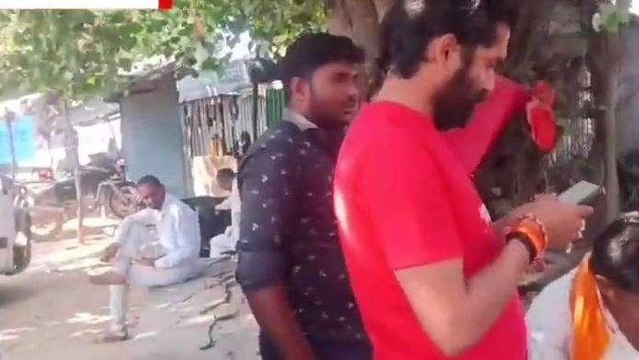 सीतापुर: बाइक व टेंपो में हुई जोरदार टक्कर, आधा दर्जन लोग हुए घायल