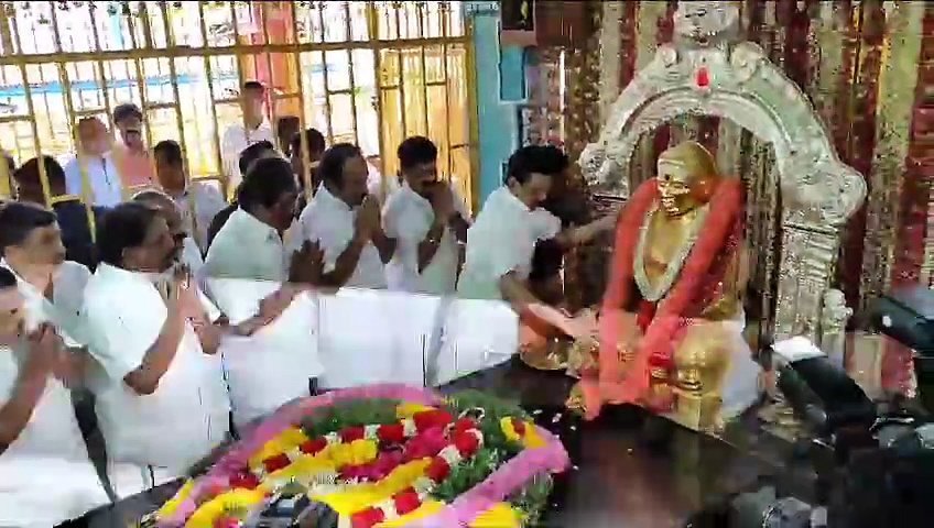 அமைச்சர்கள் புடைசூழ பசும்பொன்னில் முத்துராமலிங்க தேவருக்கு மரியாதை செலுத்திய முதல்வர் ஸ்டாலின்