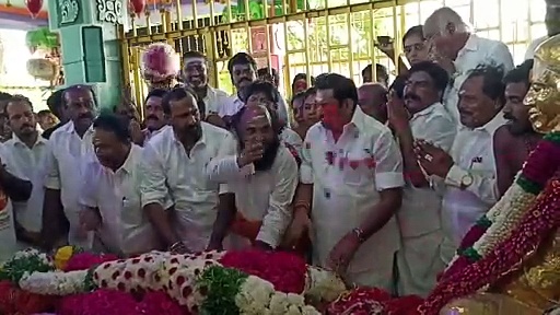 முத்துராமலிங்க தேவருக்கு மரியாதை செலுத்திய எடப்பாடி பழனிசாமி; இபிஎஸ்க்கு எதிரான கோசத்தால் பரபரப்பு