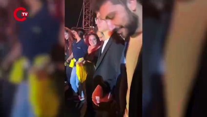 Ekrem İmamoğlu Cumhuriyet'in 100'üncü yılının kutlamalarında gençlerle horon tepti