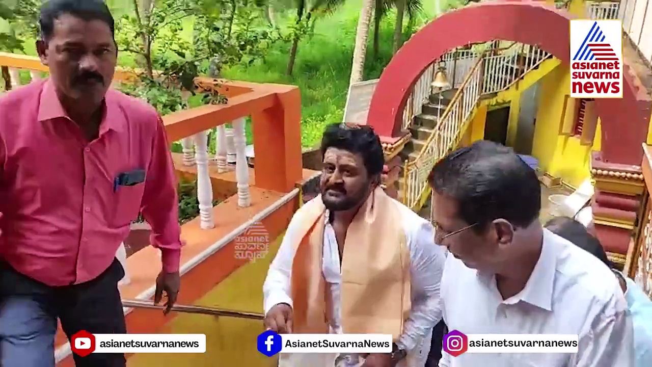 ಬಾಯಿ ತಪ್ಪಿ ಸಹ ನಟನಿಂದ ಡೈಲಾಗ್‌: ಕೊರಗಜ್ಜನ ಸನ್ನಿಧಿಗೆ ಕೋಮಲ್‌ ಭೇಟಿ, ಪ್ರಾರ್ಥನೆ